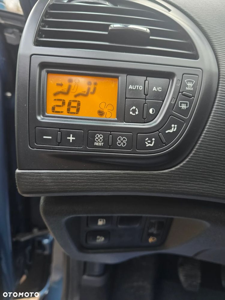 Citroën C4 Picasso - 23