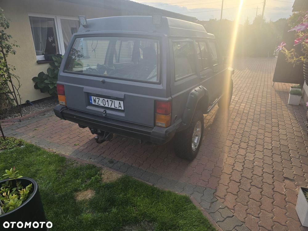 Jeep Cherokee - 5