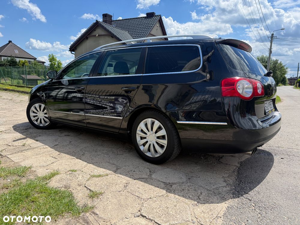 Volkswagen Passat 2.0 TDI Individual Chrom dunkel - 4
