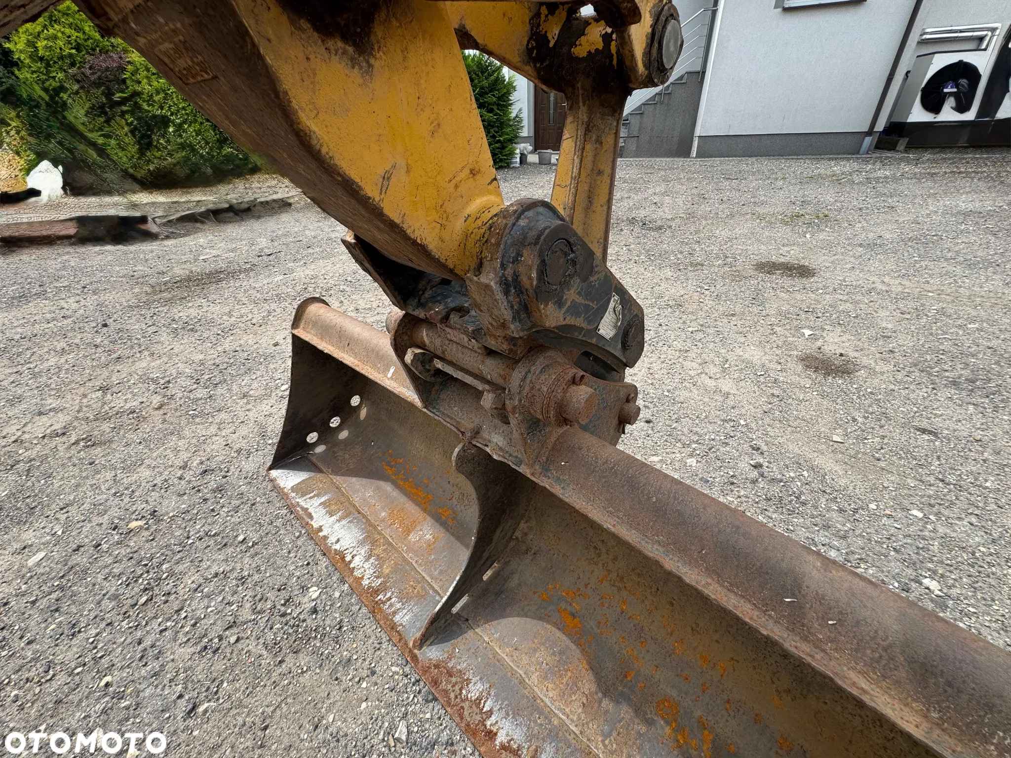 Caterpillar 432F2 - 11