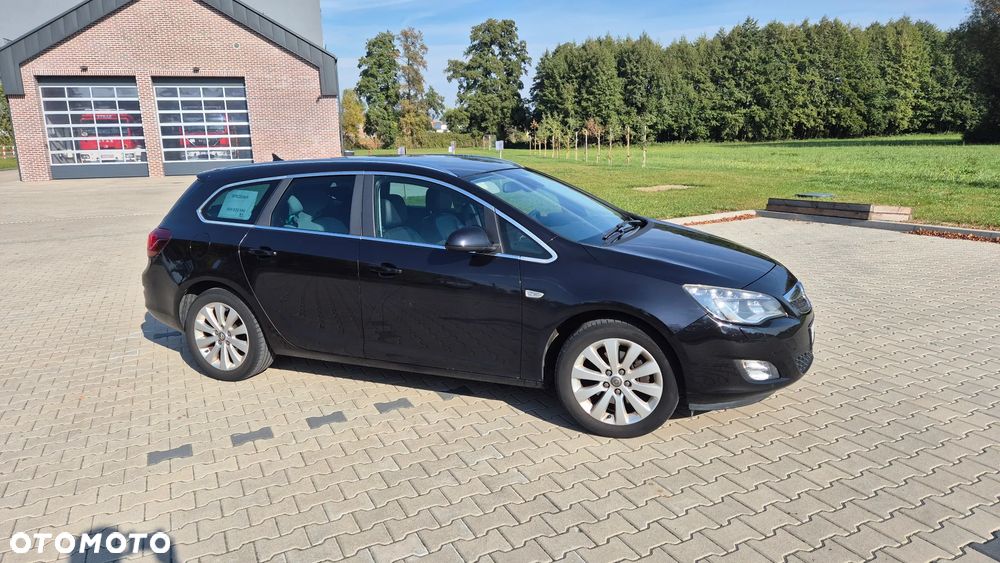 Opel Astra 2011 photo 5