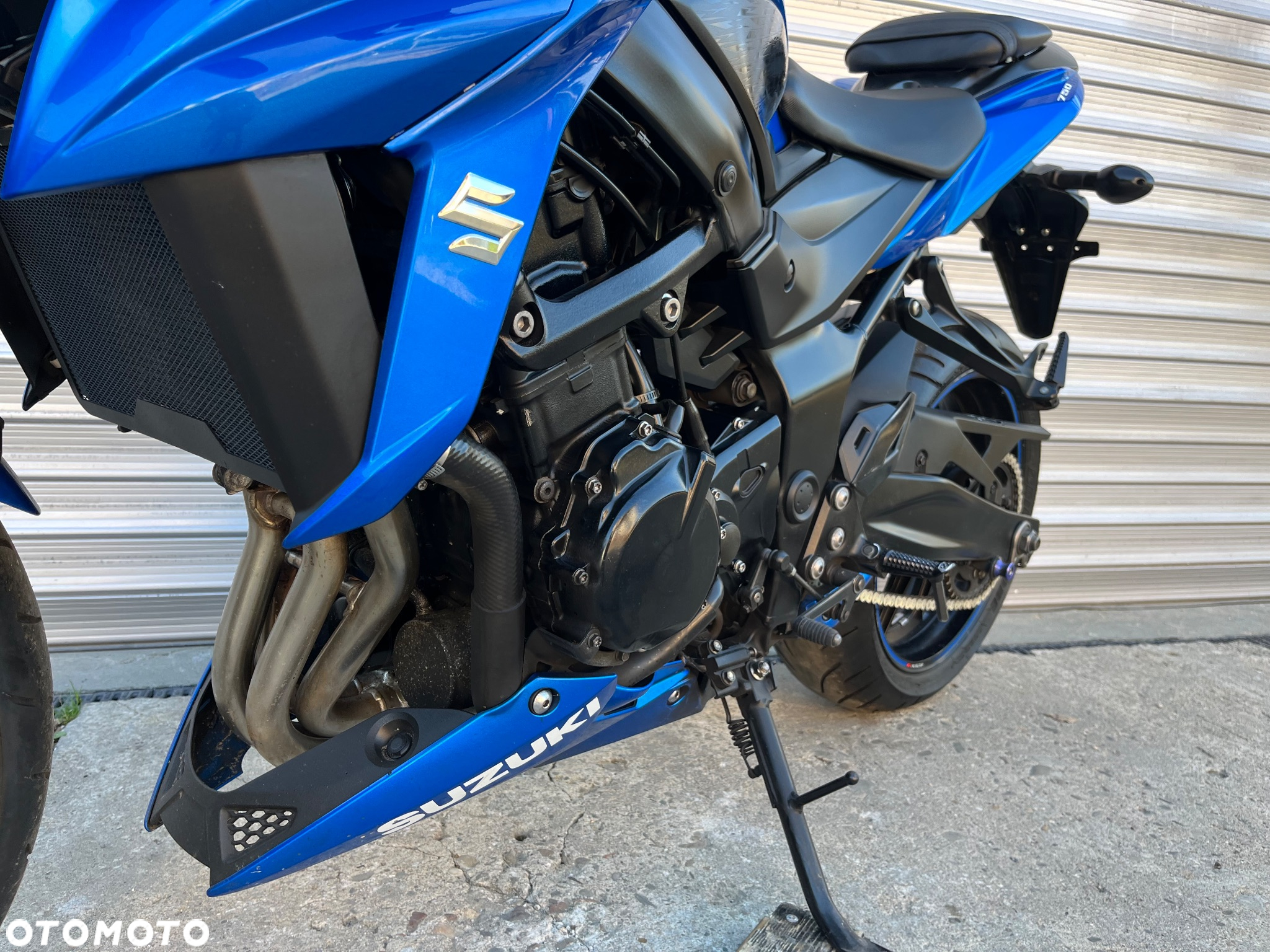 Suzuki GSX - 12