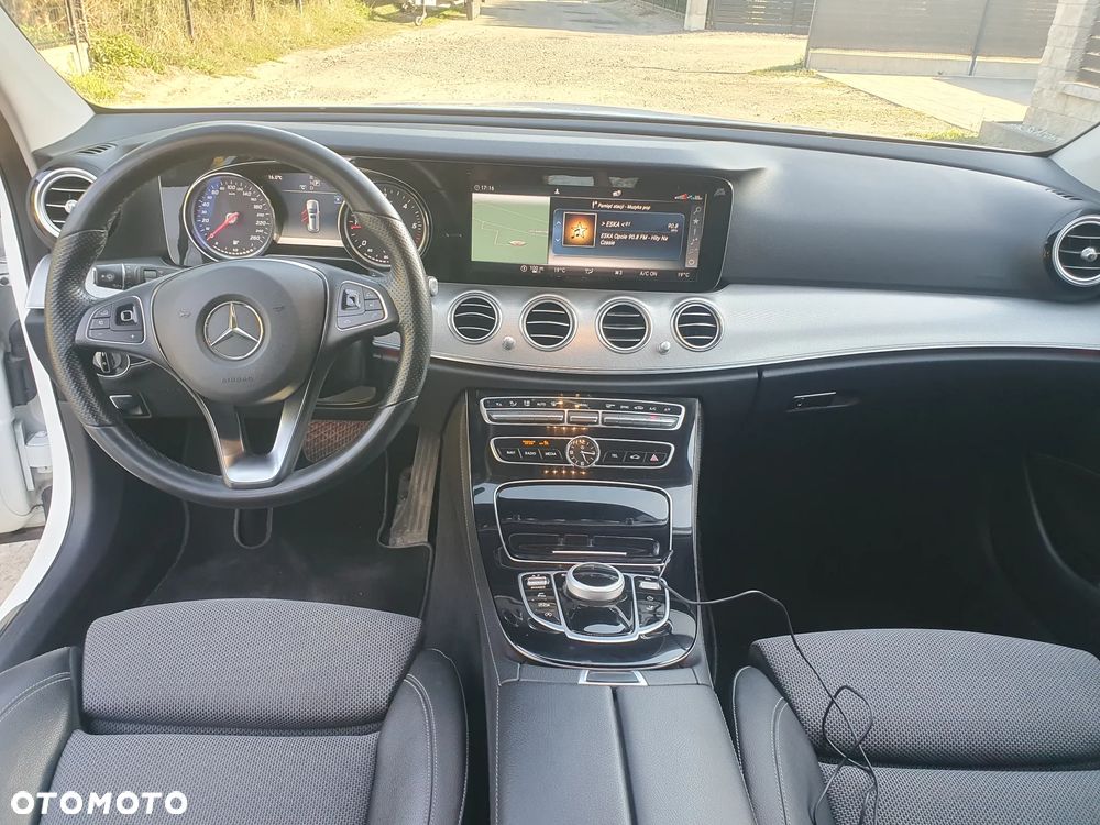 Mercedes-Benz Klasa E 220 d 9G-TRONIC Avantgarde - 17