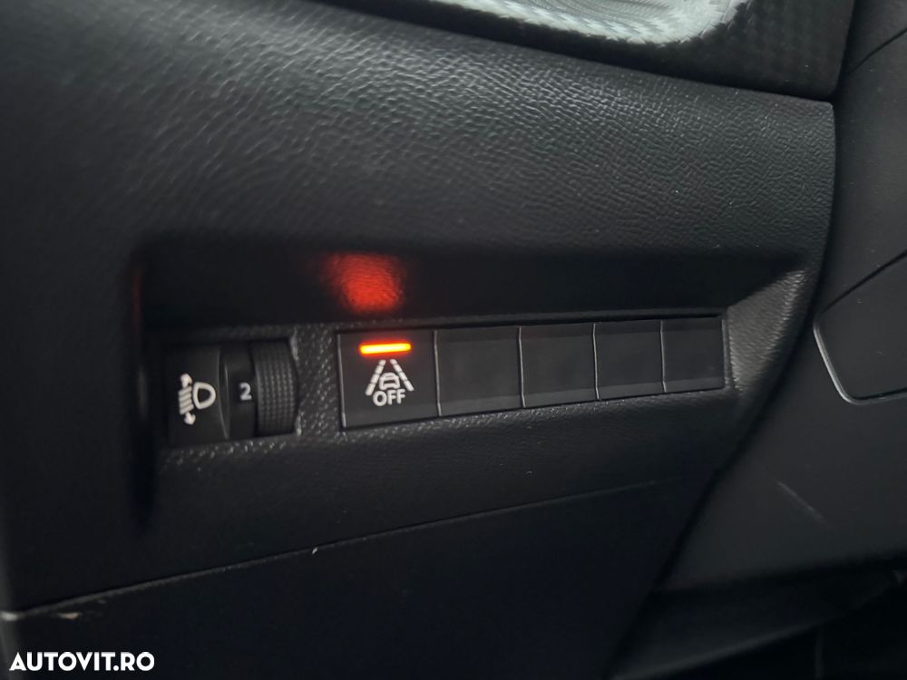 Peugeot 2008 e-2008 Allure - 25