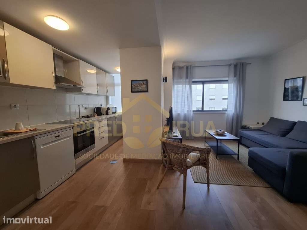 Apartamento T2 pronto habitar no centro de Vila Nova de Gaia. - Grande imagem: 2/21