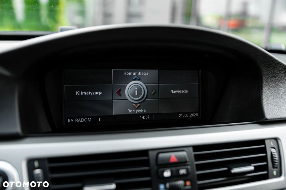 BMW Seria 3 330xi - 29