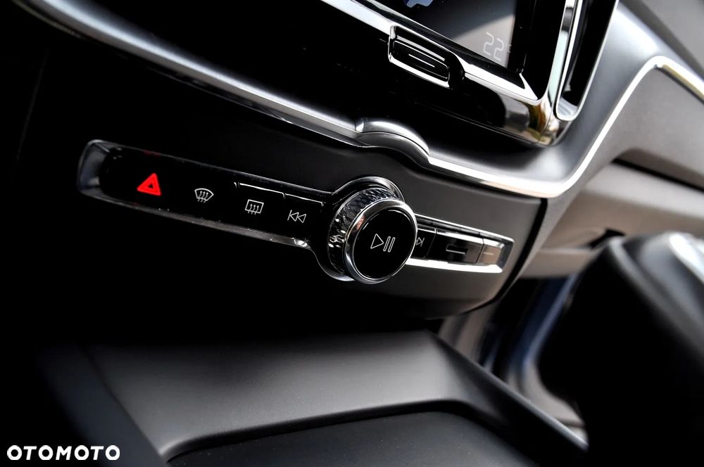 Volvo XC 60 D3 Momentum Pro - 32