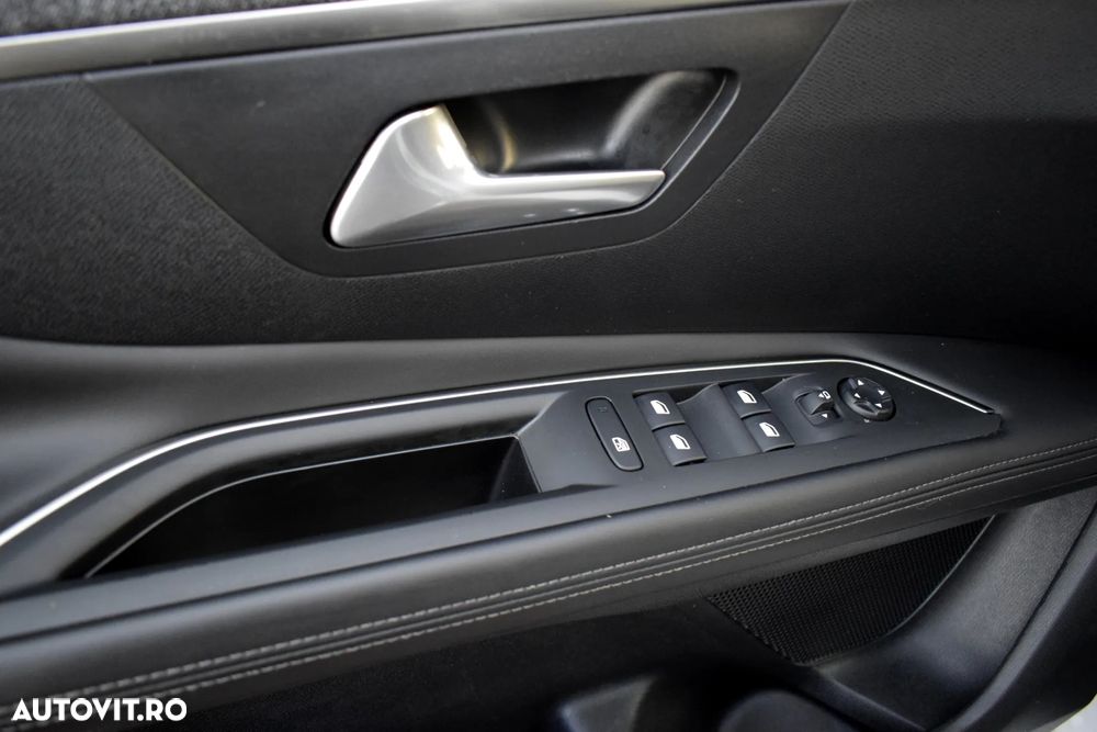 Peugeot 3008 BlueHDi 130 Stop & Start EAT8 Allure - 13