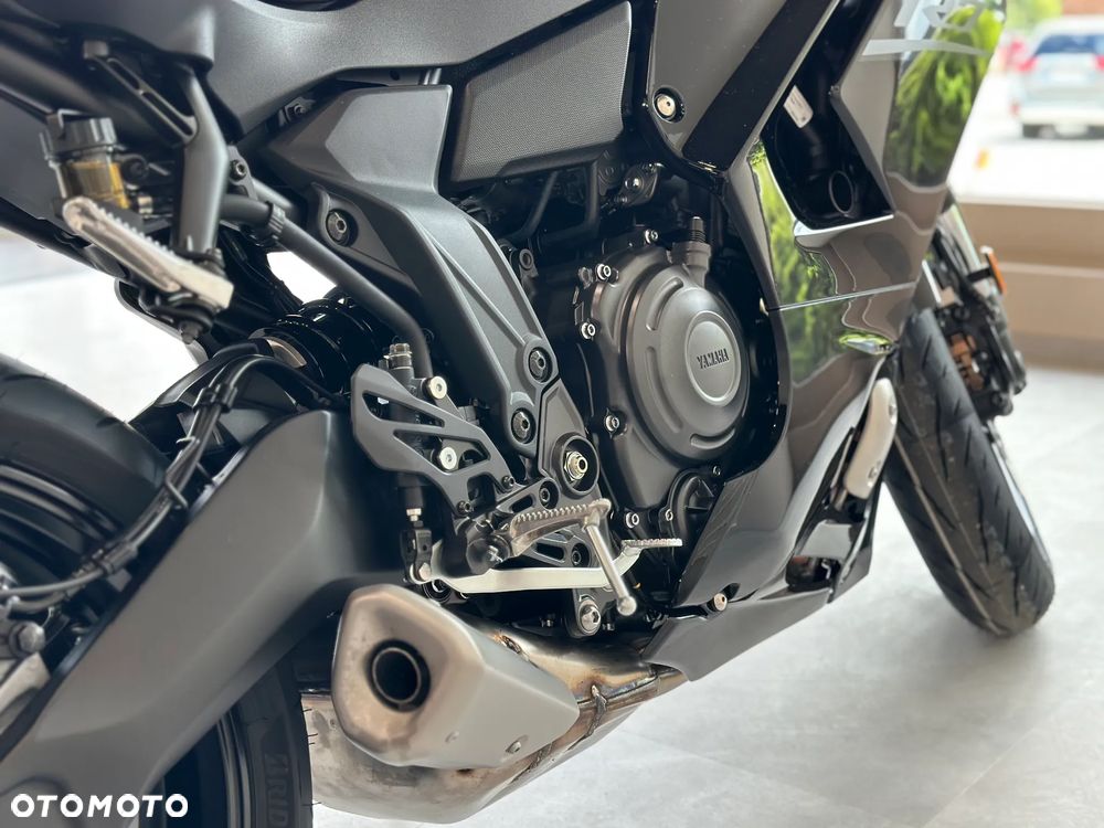 Yamaha R7 - 7