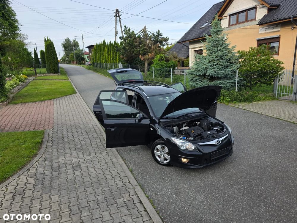 Hyundai i30 1.4 Base + World Cup - 4