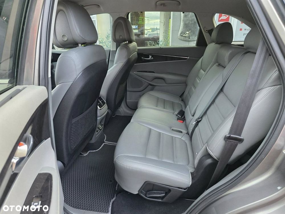 Kia Sorento - 29