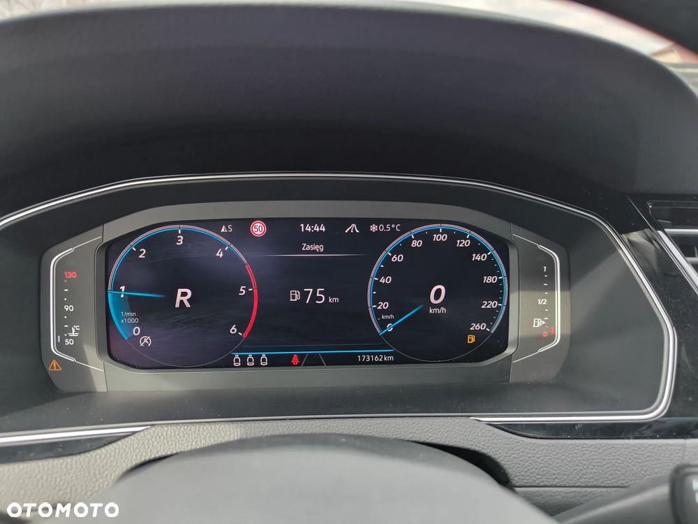 Volkswagen Passat 2.0 TDI SCR DSG 4Motion Business - 17