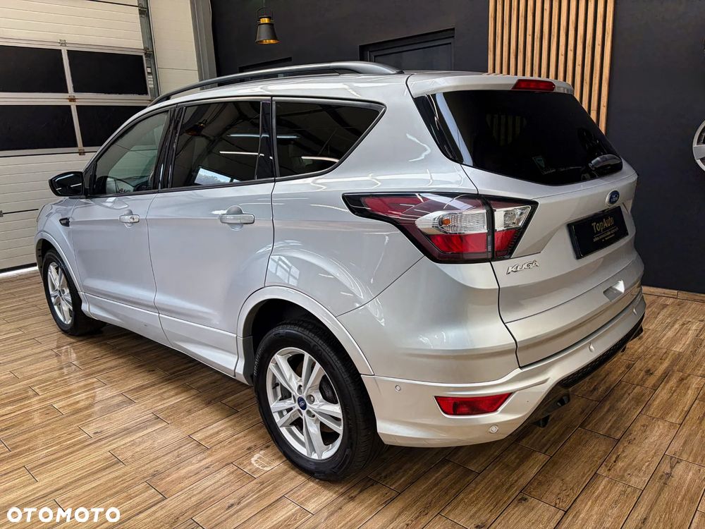 Ford Kuga 1.5 TDCi 2x4 Titanium - 9