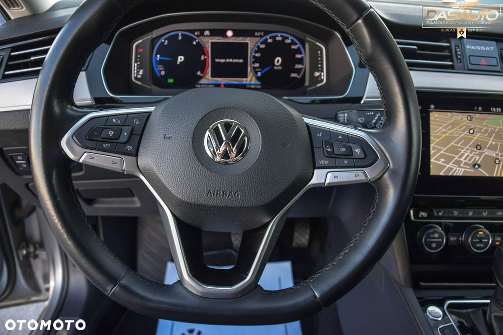 Volkswagen Passat - 20