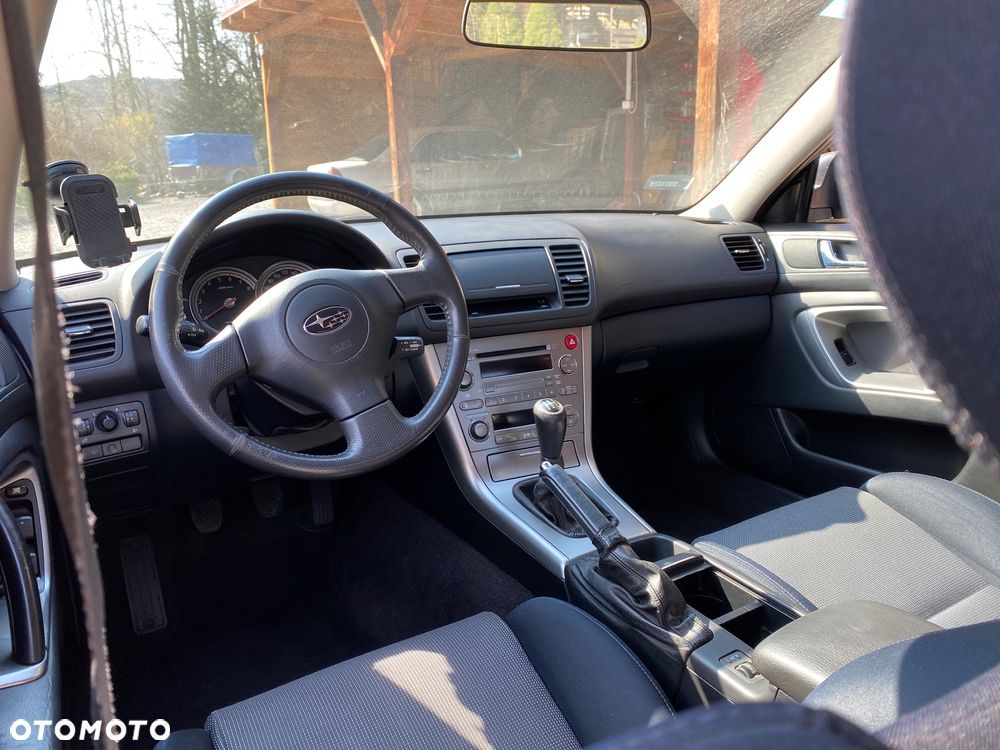 Subaru Legacy - 11