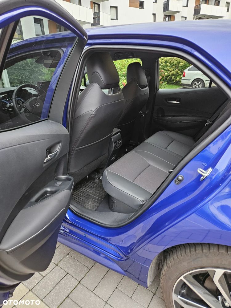 Toyota Corolla 2.0 Hybrid Executive - 13