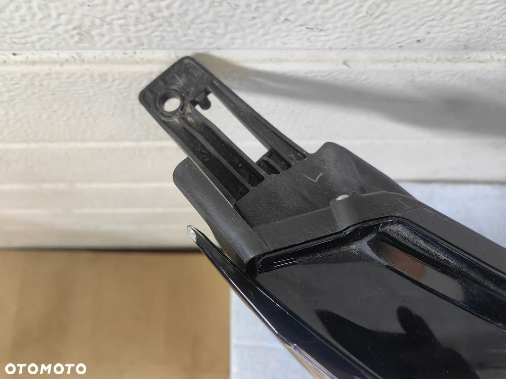 Lampa przednia prawaNissan Qashqai j12 - 5