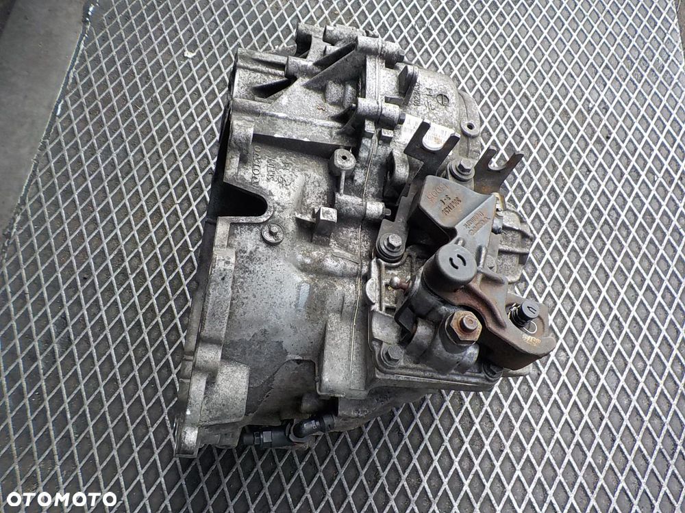 VOLVO V70 III SKRZYNIA BIEGÓW 2.4 D5 666R7002BB - 4