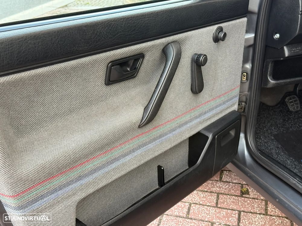 VW Golf 1.3 GL - 19