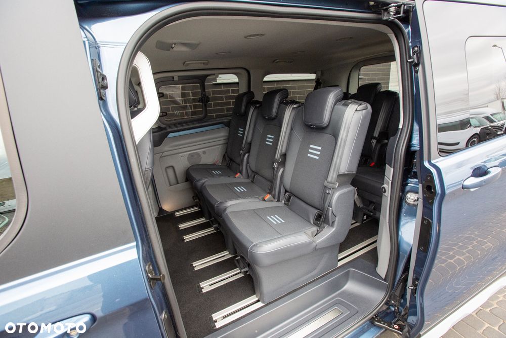 Ford Tourneo Custom - 8