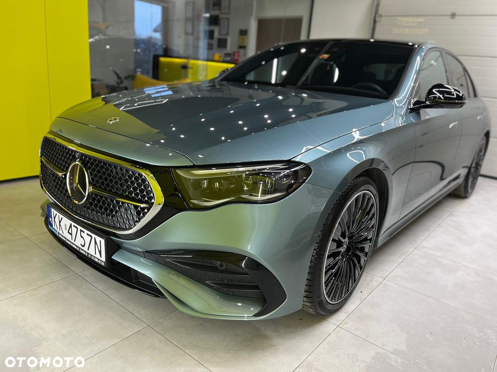 Mercedes-Benz Klasa E 200 mHEV 4-Matic AMG 9G-Tronic - 31