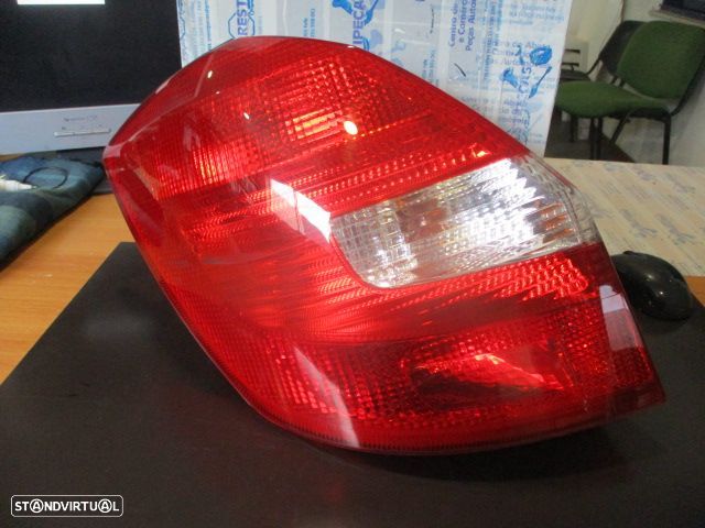 Farol Tras Stop2643 SKODA FABIA 2 SW 2011 1.6TDI 90CV 5P CINZA ESQ - 4