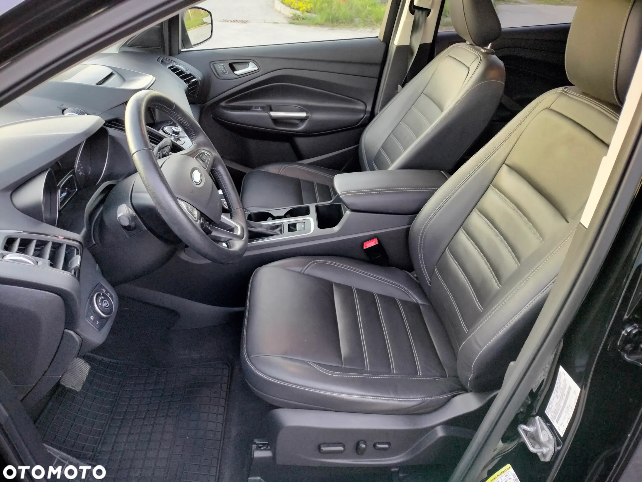 Ford Kuga - 12