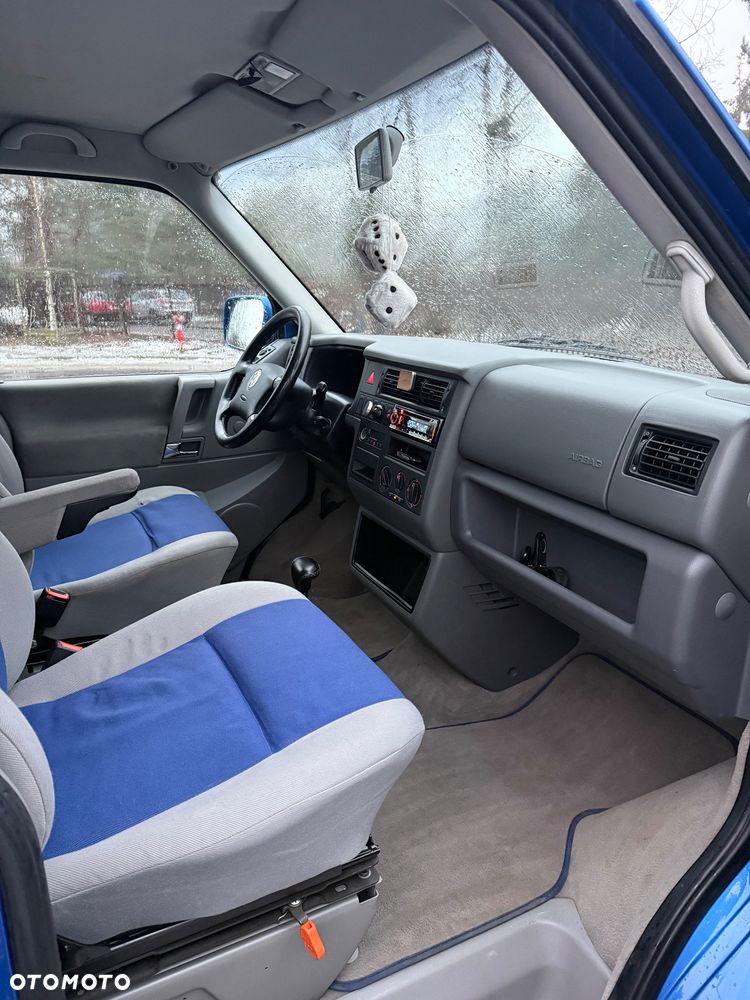 Volkswagen Multivan - 13