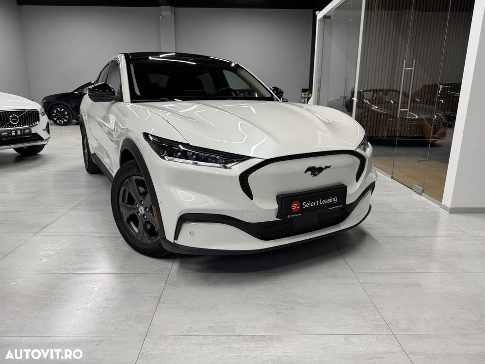 Ford Mustang Mach-E - 3
