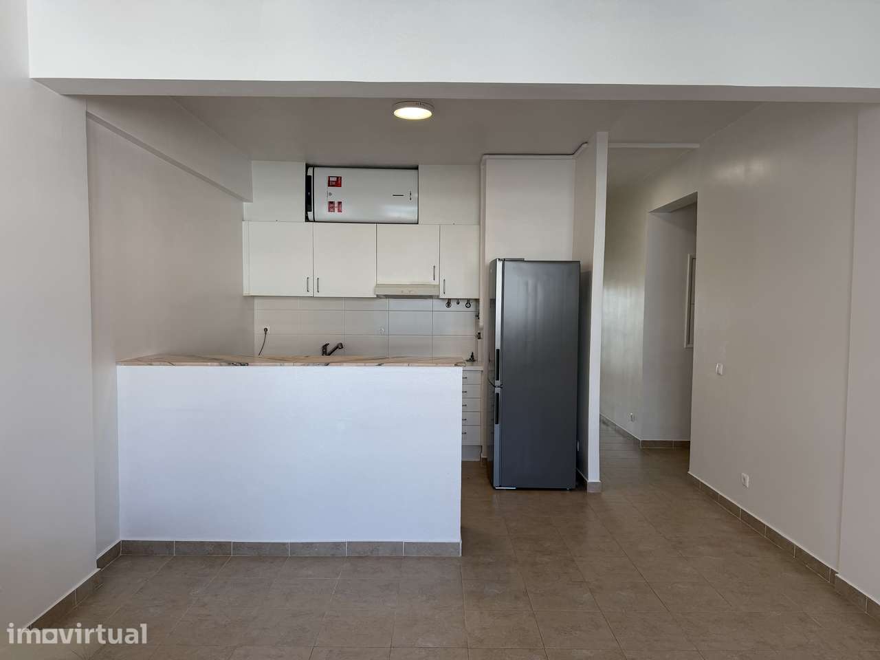 Paço de Arcos | T1 com Luz Natural Todo o Dia e o Atlântico a 1 km - Grande imagem: 3/19