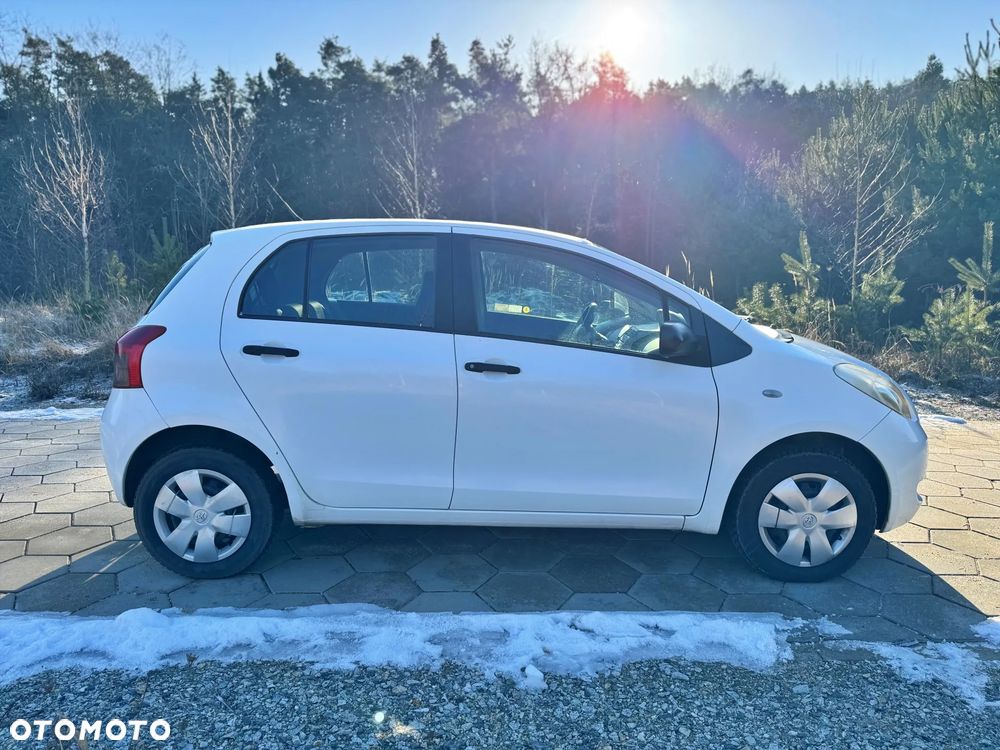 Toyota Yaris 1.0 Terra - 13