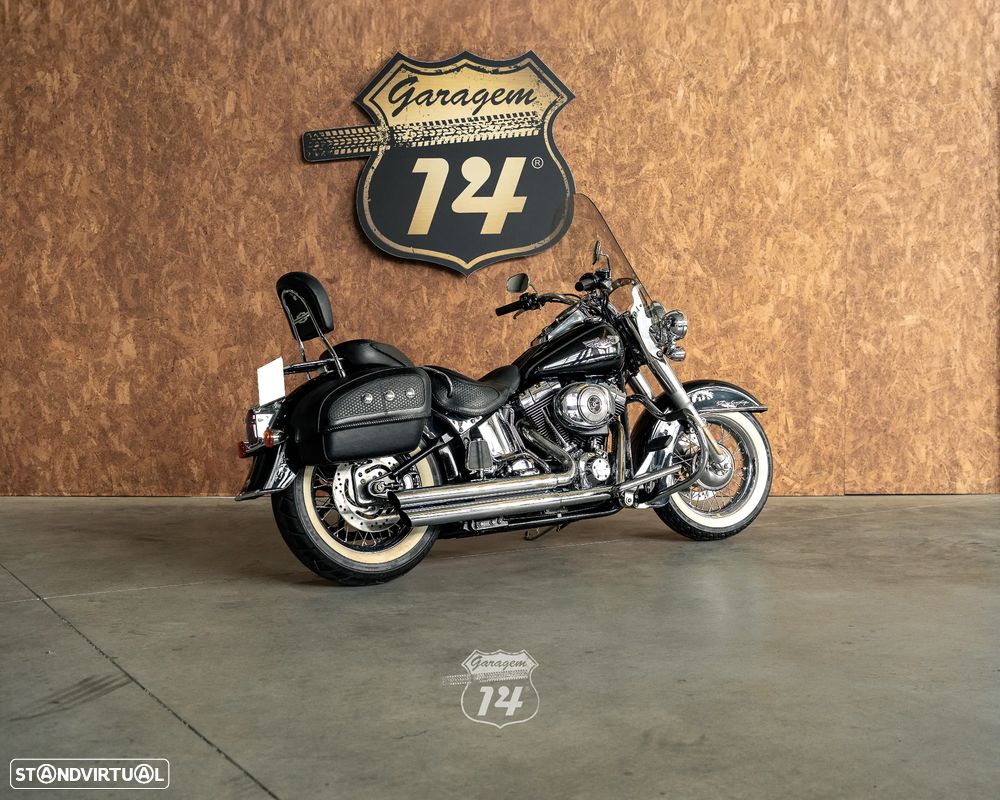 Harley-Davidson FLST Softail Deluxe - 23