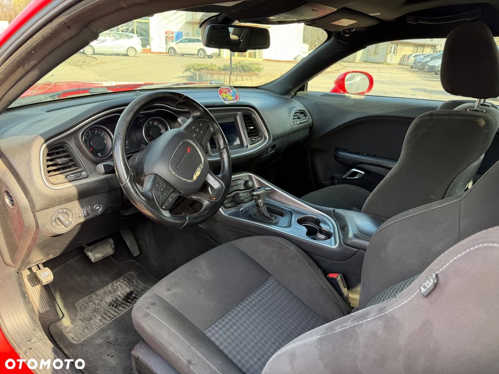 Dodge Challenger - 7