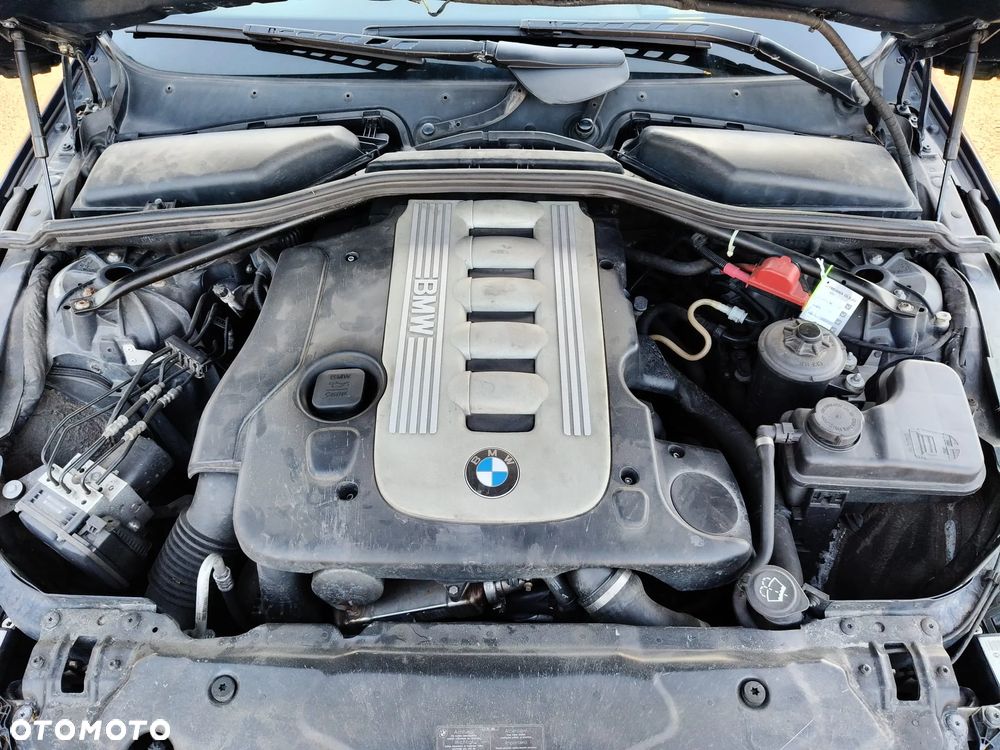 BMW Seria 5 525d - 14