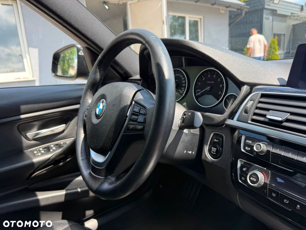BMW Seria 3 320i GPF xDrive - 16
