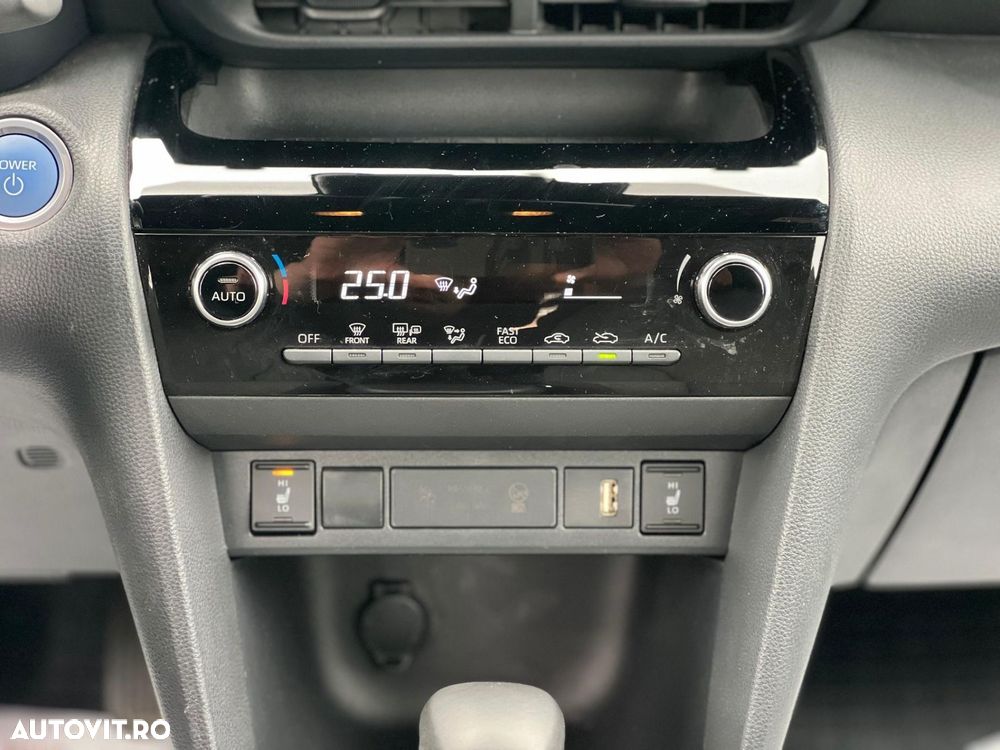 Toyota Yaris Cross 1.5 VVT-i HSD 4x2 Dynamic - 16