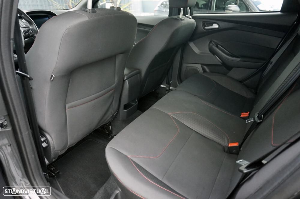 Ford Focus SW 1.0 EcoBoost S&S ST-LINE - 5