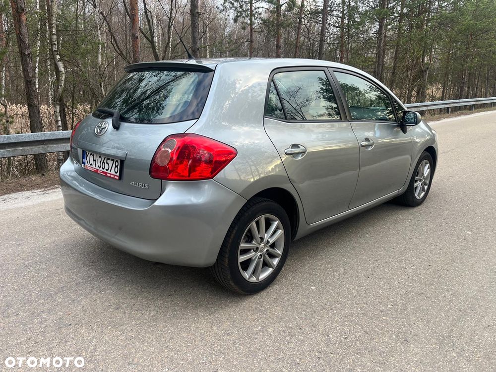 Toyota Auris 1.6 Executive - 4