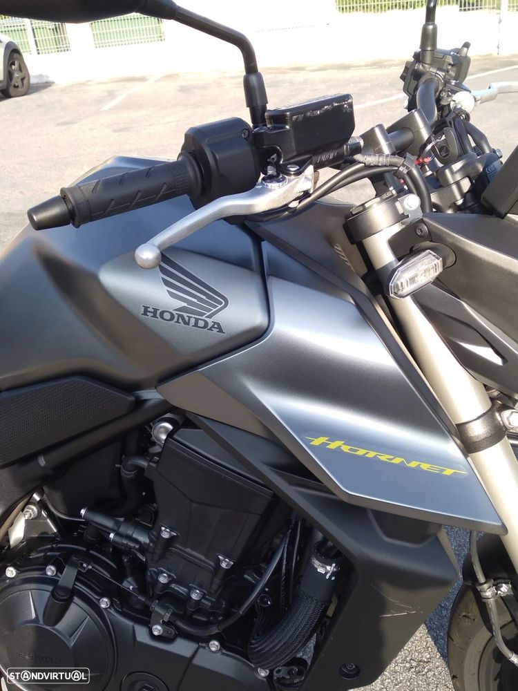 Honda CB 750 HORNET - 9