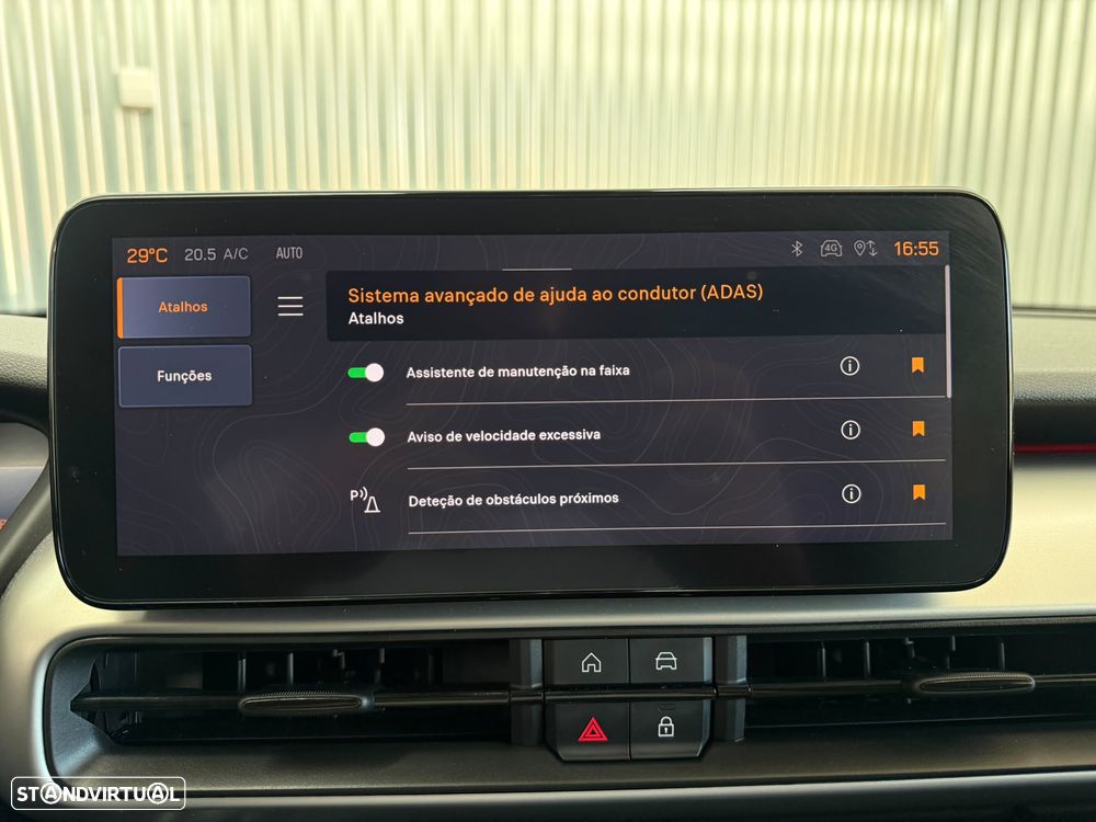 Jeep Avenger 1.2 e-Hybrid Summit DCT — fotografia 12