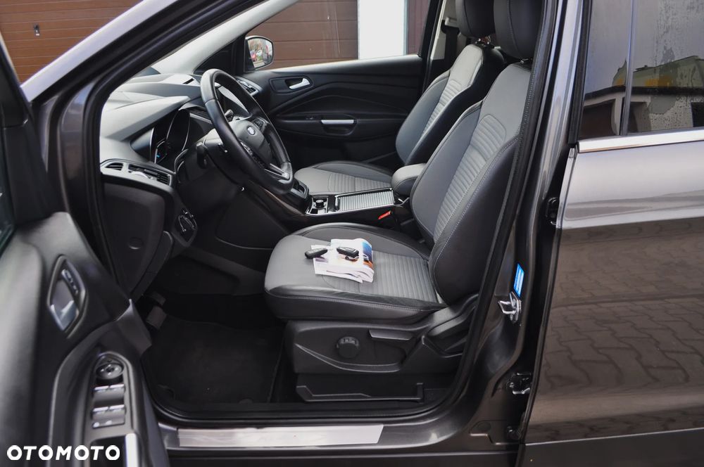 Ford Kuga 2.0 TDCi 4x4 Titanium - 27