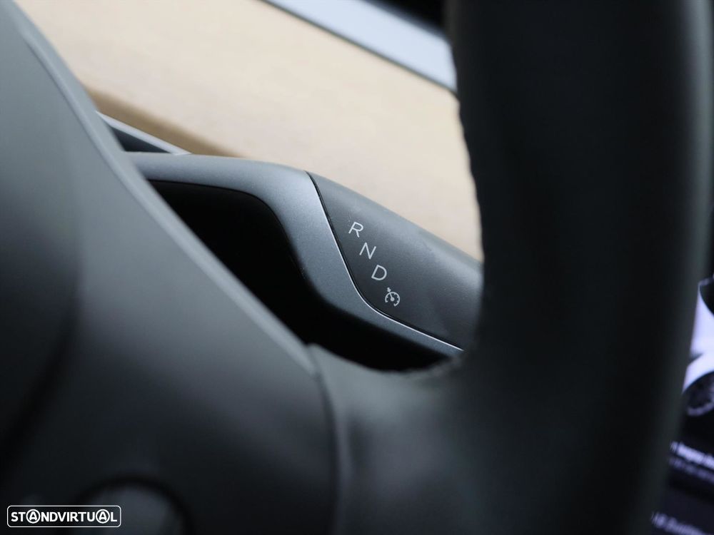 Tesla Model 3 Standard Range Plus RWD - 3