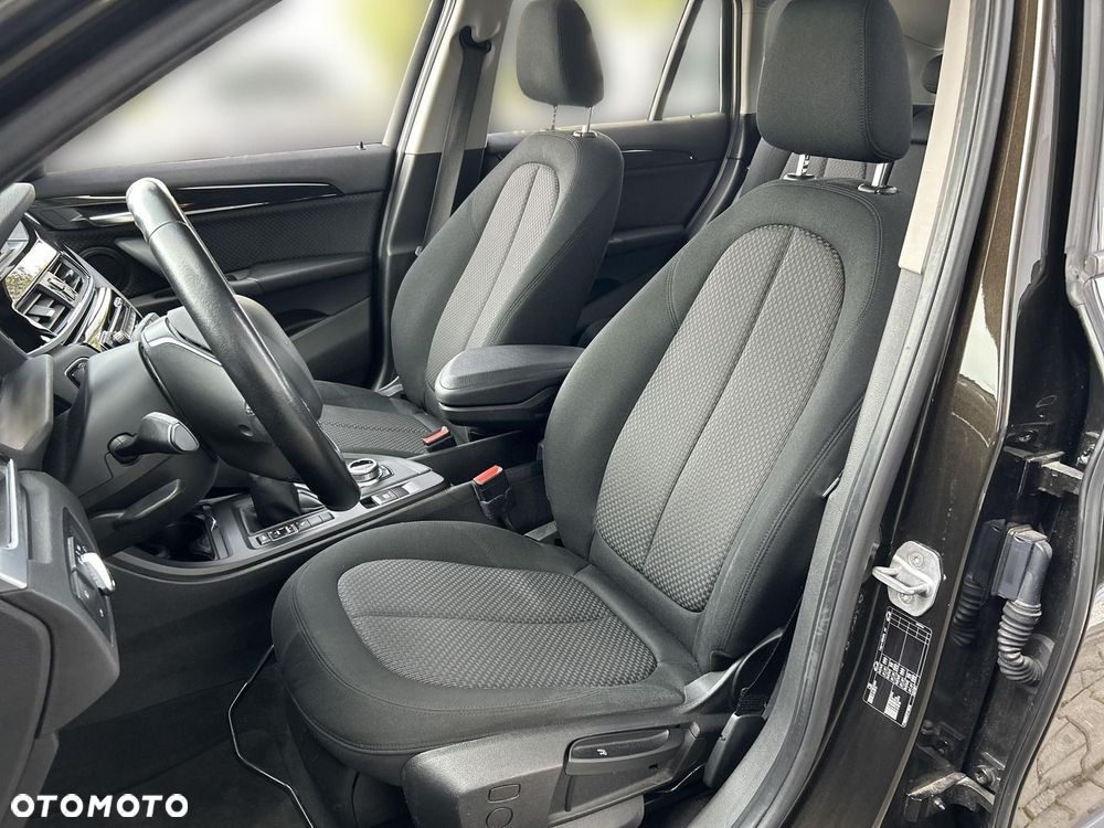 BMW X1 sDrive18i - 10