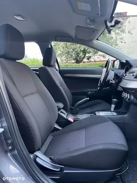 Mitsubishi Lancer 1.8 Invite CVT - 6