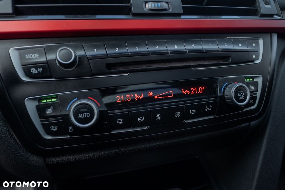 BMW Seria 3 318d Sport Line - 21