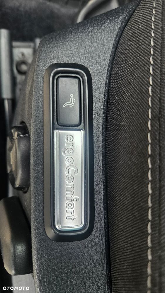 Volkswagen Passat - 28