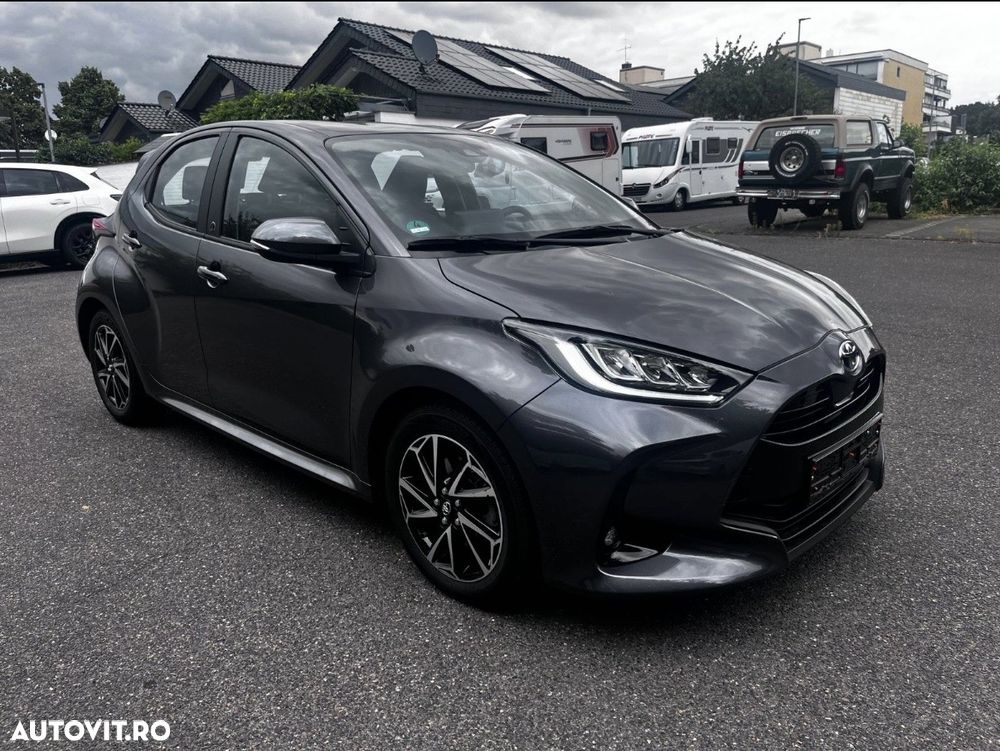 Toyota Yaris 116 1.5 VVT-i Team Deutschland - 1