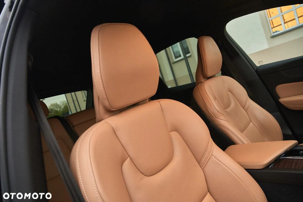 Volvo XC 60 B5 D AWD Inscription - 27