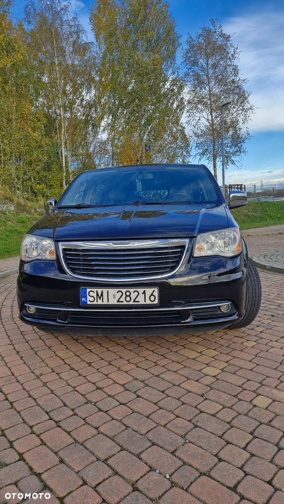 Chrysler Town & Country 3.6 Limited - 8