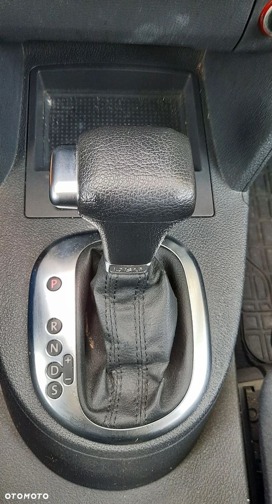 Volkswagen Touran 1.9 TDI DSG Conceptline - 16